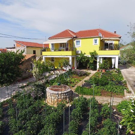 Senkini Dvori Sutomiscica Exterior foto