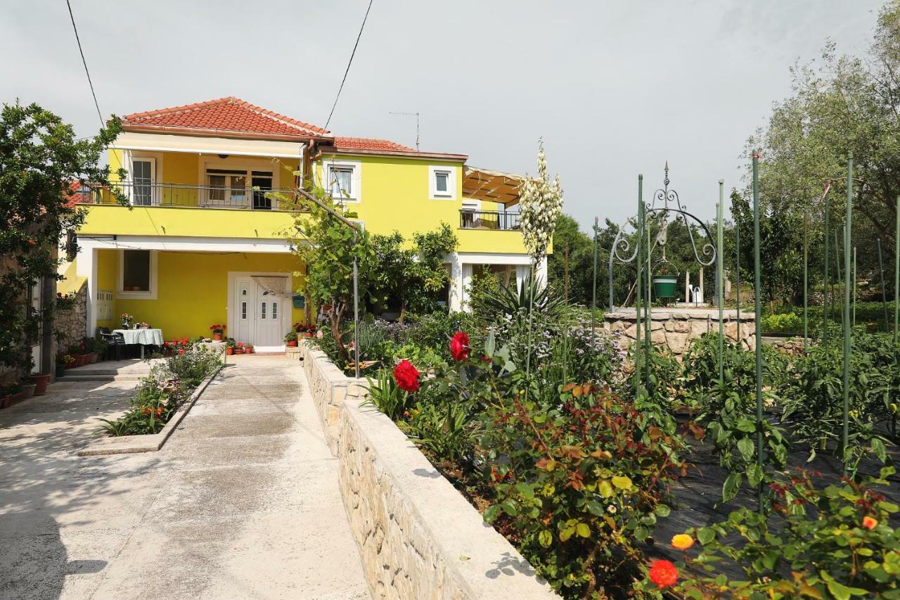 Senkini Dvori Sutomiscica Exterior foto