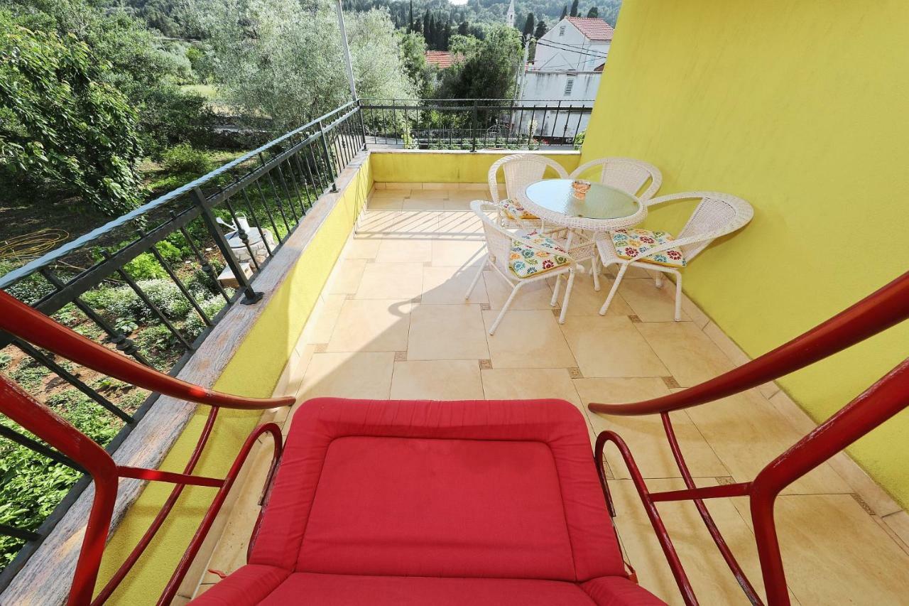 Senkini Dvori Sutomiscica Exterior foto